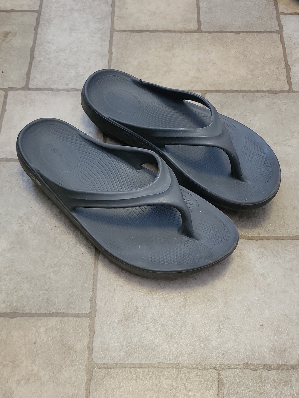 Oofos OOriginal Thong Flip Flops - Gray